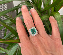 Load image into Gallery viewer, Stunning Emerald and Diamond Ring Set in Platinum