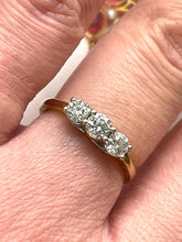 Load image into Gallery viewer, Classic 3 Stone Diamond Ring