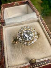 Load image into Gallery viewer, Vintage-Inspired 18ct Gold Diamond Cluster Ring