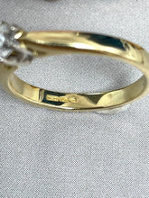 Load image into Gallery viewer, Classic Solitaire Ring