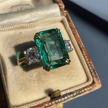 Load image into Gallery viewer, Emerald and Diamond Ring