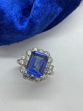 Load image into Gallery viewer, Exquisite Tanzanite and Diamond Ring in Platinum