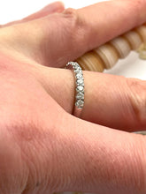 Load image into Gallery viewer, Gorgeous Glittering Ring