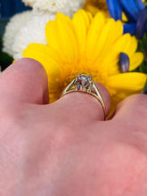 Load image into Gallery viewer, Classic Solitaire Ring