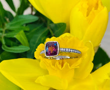 Load image into Gallery viewer, Incredible Garnet and Diamond Ring in 18ct Yellow Gold and White Gold