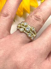 Load image into Gallery viewer, Dazzling Diamond Ring Set in 18ct Yellow Gold