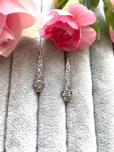 Load image into Gallery viewer, Beautiful Diamond Drop Earrings Set in Platinum