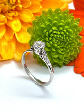 Load image into Gallery viewer, Stunning Art Deco Solitaire Diamond Ring