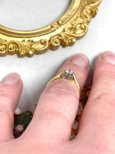 Load image into Gallery viewer, Classic Solitaire Ring