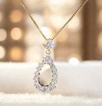 Load image into Gallery viewer, Stunning Diamond Pendant in 18ct Gold