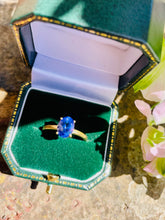 Load image into Gallery viewer, Tanzanite Solitaire in 18ct Yellow Gold