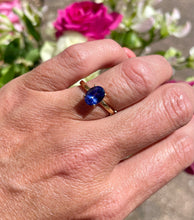 Load image into Gallery viewer, Tanzanite Solitaire in 18ct Yellow Gold