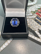 Load image into Gallery viewer, Exquisite Tanzanite and Diamond Ring in Platinum
