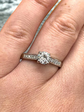 Load image into Gallery viewer, Solitaire Diamond Ring