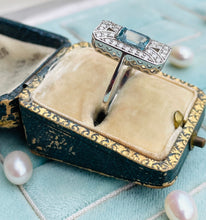 Load image into Gallery viewer, Aquamarine & Diamond Ring