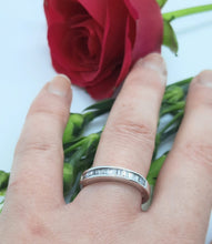 Load image into Gallery viewer, Diamond half ET ring