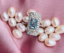 Load image into Gallery viewer, Aquamarine & Diamond Ring