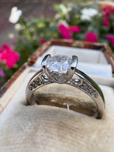 Load image into Gallery viewer, Diamond Solitaire Ring in Platinum
