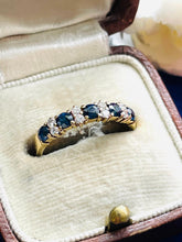 Load image into Gallery viewer, Preloved Glittering Ring.
