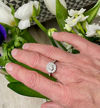 Load image into Gallery viewer, Diamond Daisy Cluster Ring in Platinum
