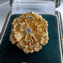 Load image into Gallery viewer, Statement Flower Ring
