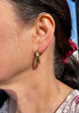 Load image into Gallery viewer, Ribbed 9ct Gold Hoops Earrings
