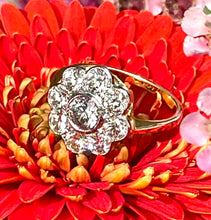 Load image into Gallery viewer, Diamond Daisy Cluster Ring
