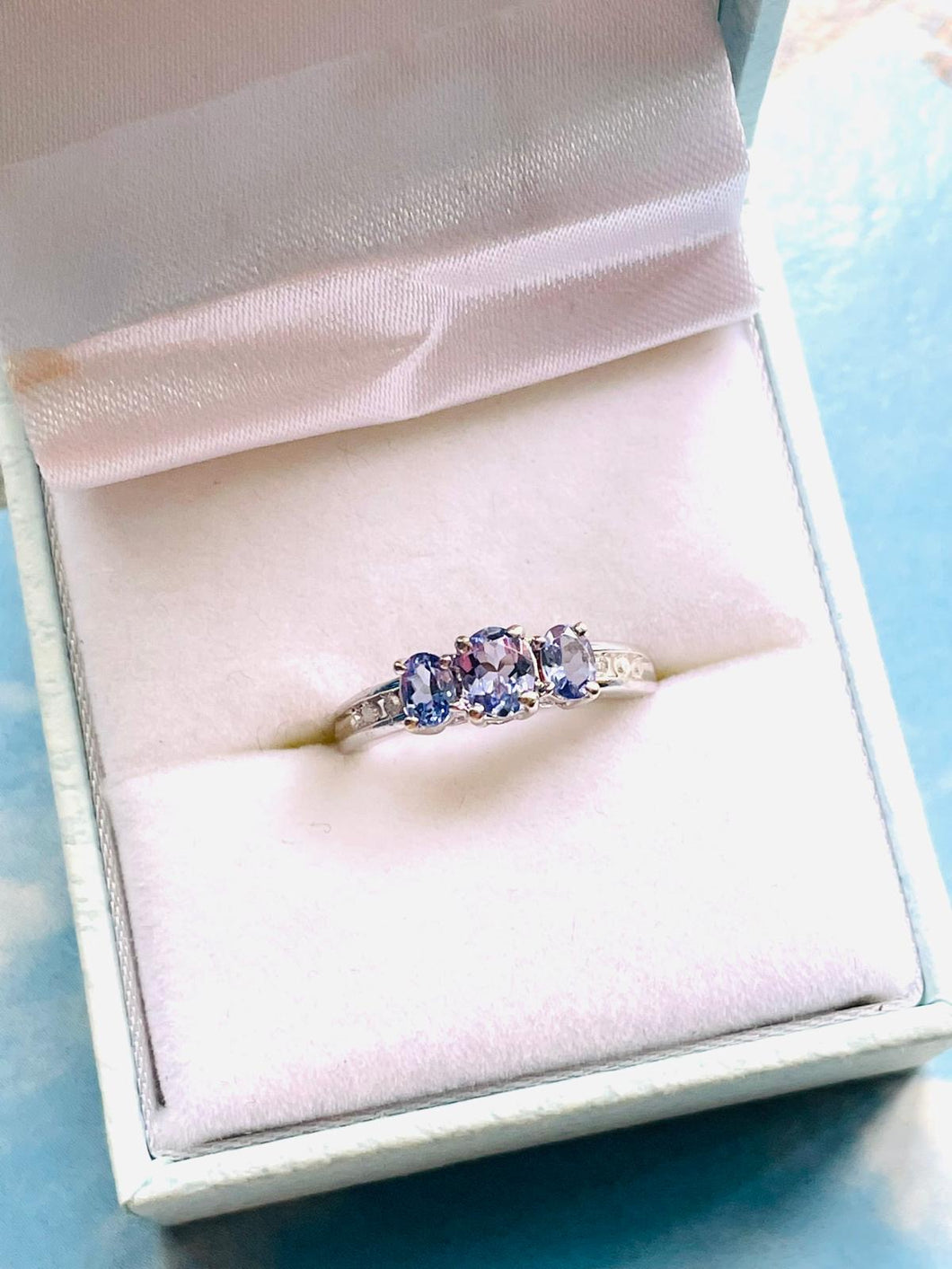 Tanzanite & Diamond Preloved Ring