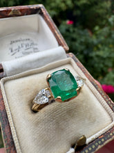 Load image into Gallery viewer, Vintage-Style Emerald &amp; GIA Diamond Three-Stone Ring | 18ct Gold
