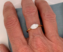 Load image into Gallery viewer, Fabulous 1ct Marquise Cut Solitaire Ring in 18ct Yellow Gold and Platinum
