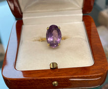 Load image into Gallery viewer, Stunning Amethyst Ring Set in 18ct Yellow Gold
