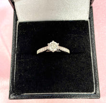 Load image into Gallery viewer, Solitaire Diamond Ring in Platinum
