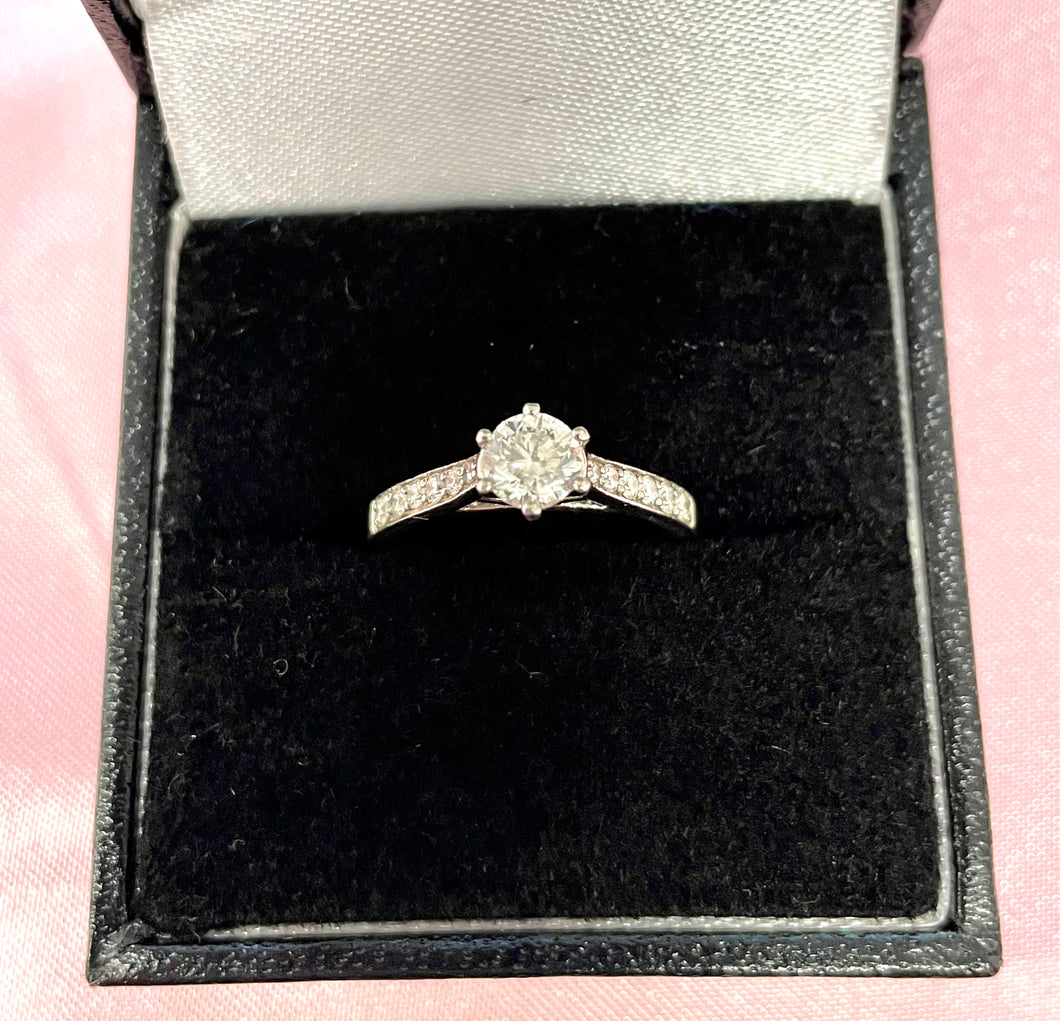 Solitaire Diamond Ring in Platinum