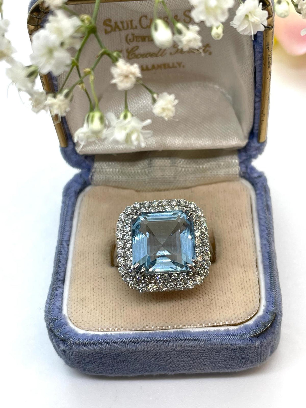 Stunning Aquamarine and Diamond Ring Set in Platinum