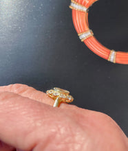 Load image into Gallery viewer, Diamond Cluster Ring in 18ct Yellow Gold
