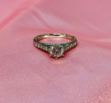 Load image into Gallery viewer, Solitaire Diamond Ring in Platinum
