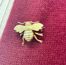 Load image into Gallery viewer, 18ct Yellow Gold Bee and Diamond Brooch
