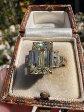 Load image into Gallery viewer, Exquisite Emerald Cut Diamond Ring
