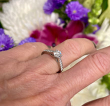 Load image into Gallery viewer, Solitaire Diamond Ring in Platinum
