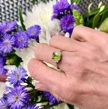 Load image into Gallery viewer, Peridot and Diamond Ring set in Platinum
