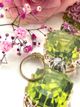 Load image into Gallery viewer, Old Cut Glittering Ring
