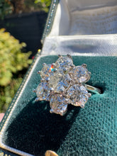 Load image into Gallery viewer, Platinum 4.50ct Diamond Floral Cluster Ring
