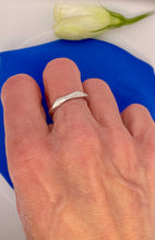 Load image into Gallery viewer, Diamond Band in Platinum
