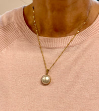 Load image into Gallery viewer, Mabé Pearl Pendant in 14ct Yellow Gold with Chain
