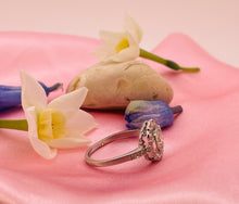 Load image into Gallery viewer, Diamond Daisy Cluster Ring in Platinum
