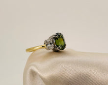 Load image into Gallery viewer, Amazing 2.67ct. Green Sapphire and Diamond Ring in 18ct Yellow Gold and Platinum
