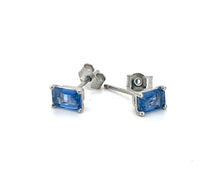 Load image into Gallery viewer, Ceylon Blue Sapphire Stud Earrings in Platinum
