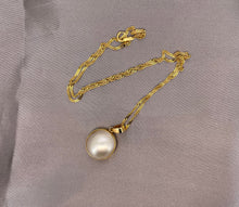 Load image into Gallery viewer, Mabé Pearl Pendant in 14ct Yellow Gold with Chain
