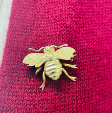 Load image into Gallery viewer, 18ct Yellow Gold Bee and Diamond Brooch
