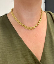 Load image into Gallery viewer, Gold Textured Link Necklace 18ct Yellow Gold
